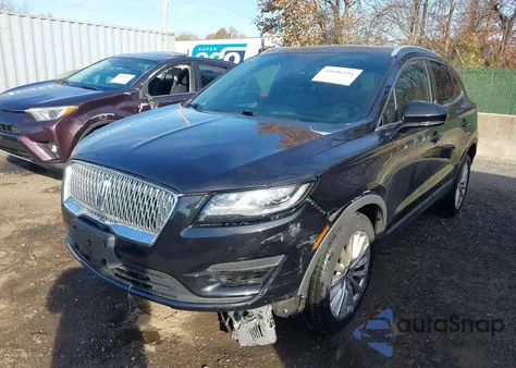 2019 Lincoln Mkc Standard z USA, uszkodzony, nr VIN 5LMCJ1C92KUL39647